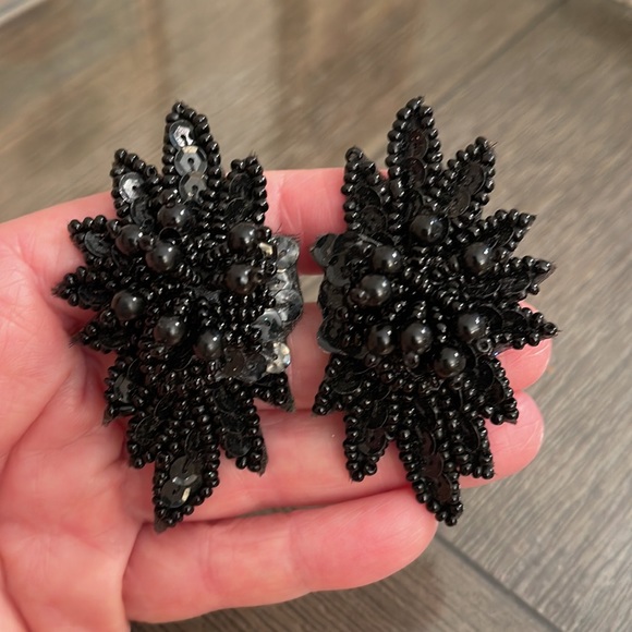 Vintage 1980’s Black Beaded and Sequin Floral Earrings - Picture 10 of 13